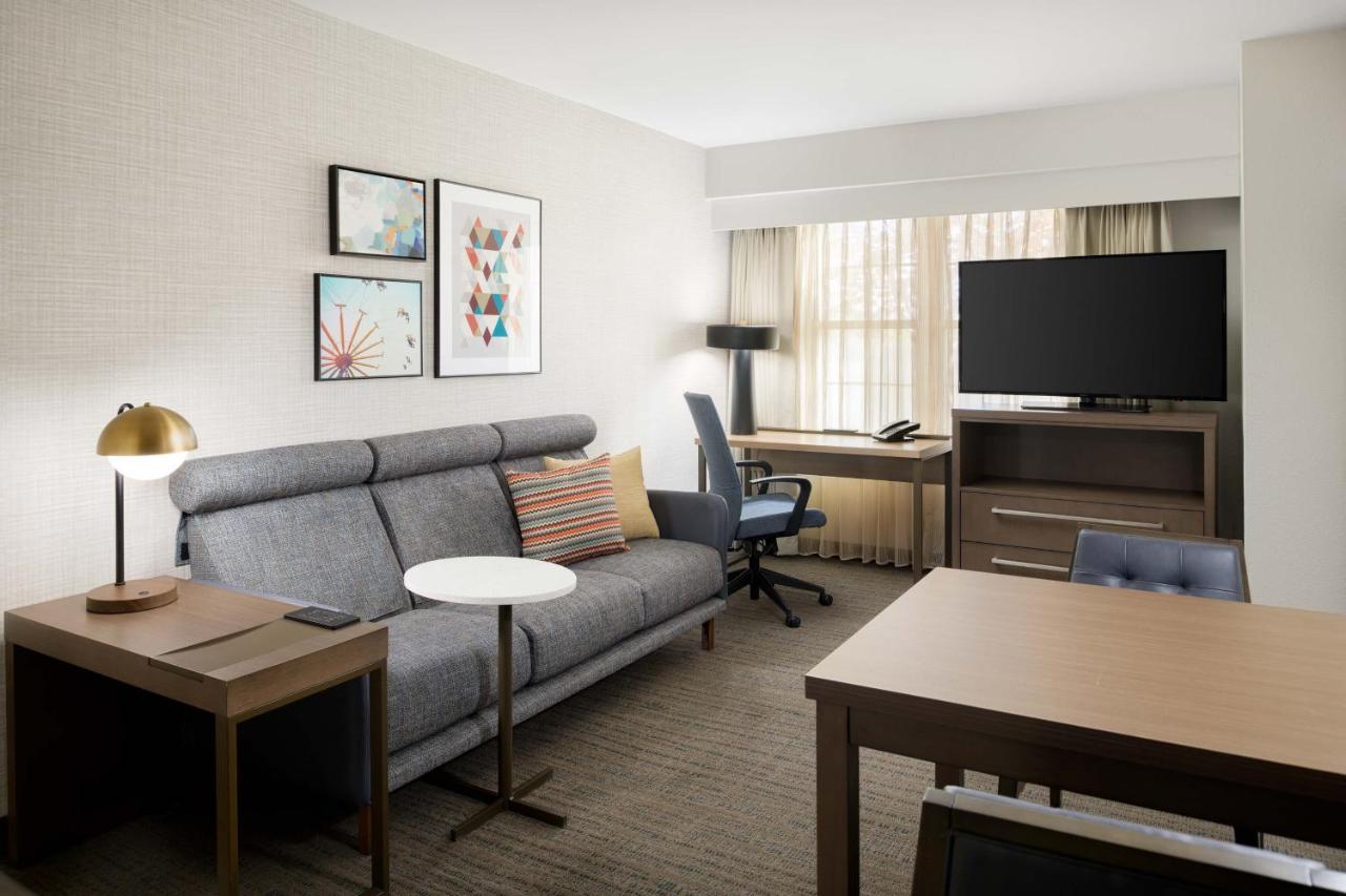Residence Inn Плезантон Экстерьер фото
