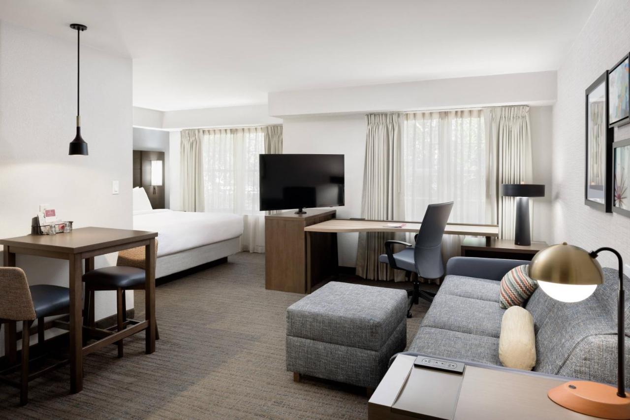 Residence Inn Плезантон Экстерьер фото