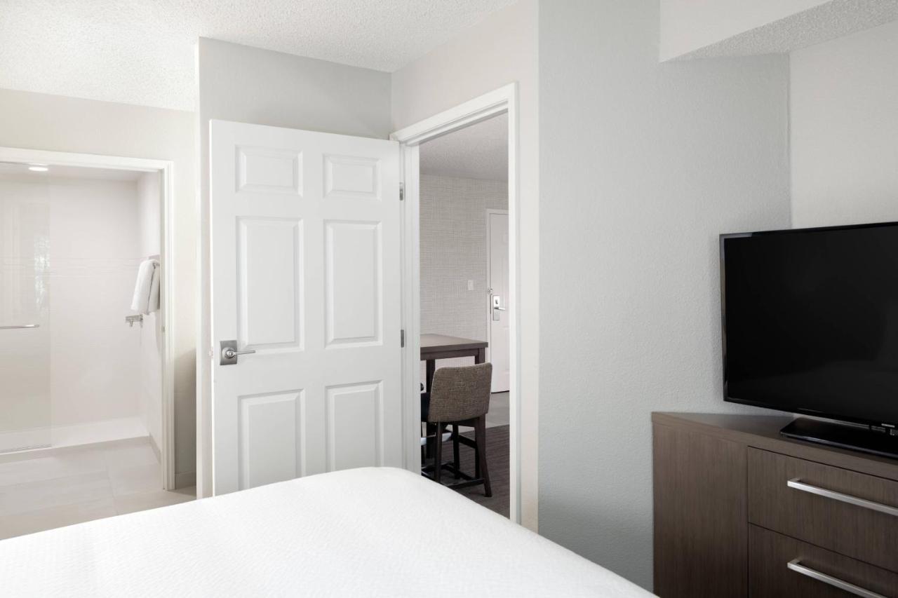 Residence Inn Плезантон Экстерьер фото
