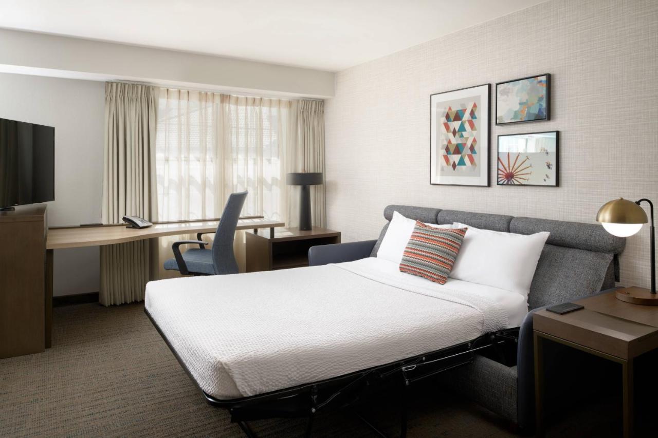 Residence Inn Плезантон Экстерьер фото