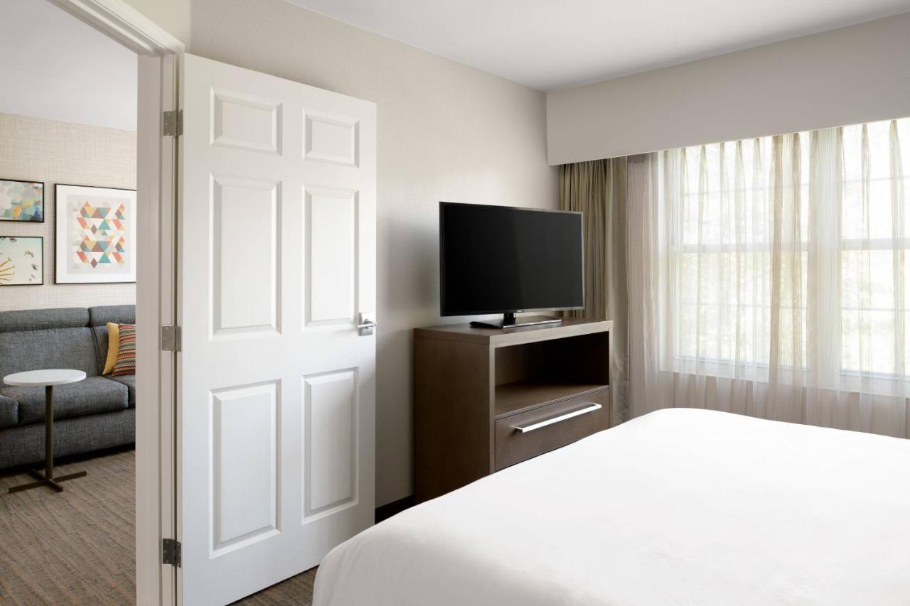 Residence Inn Плезантон Экстерьер фото