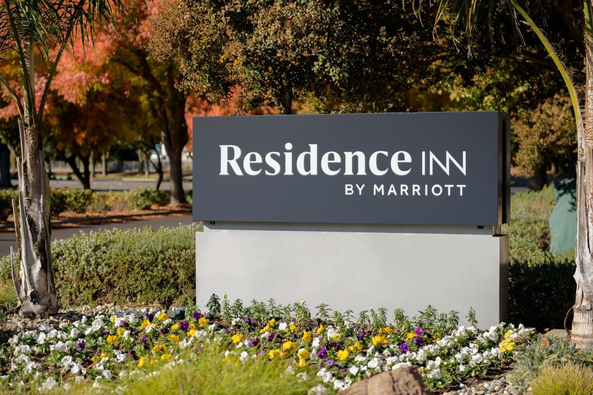 Residence Inn Плезантон Экстерьер фото