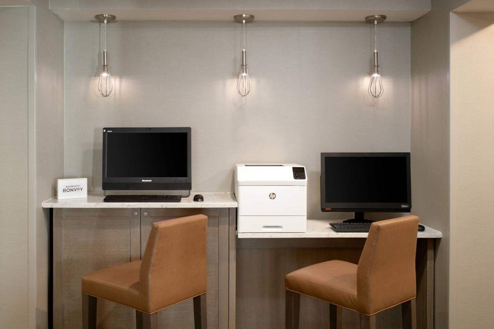 Residence Inn Плезантон Экстерьер фото