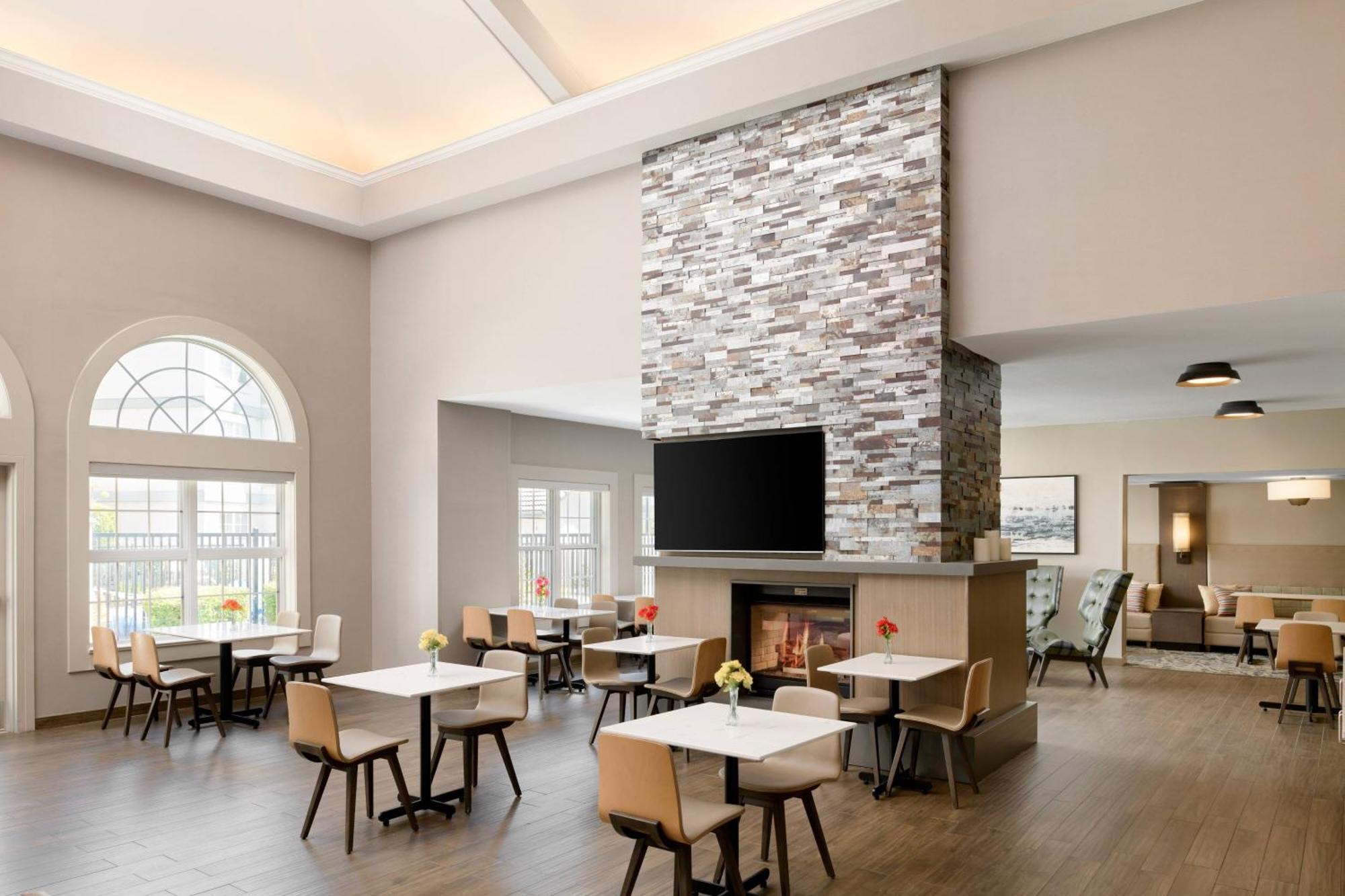 Residence Inn Плезантон Экстерьер фото